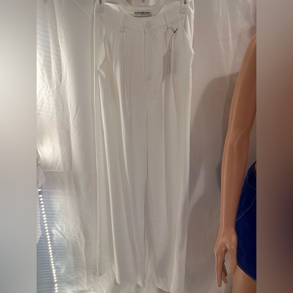 New NWT NONchalant Fabi Wide Leg Pant in White
Label revolve trouser - Picture 6 of 8